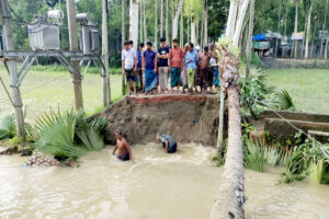 ভূঞাপুরে গোবিন্দাসী -ভালকুটিয়ার ভেঙ্গে গেল রাস্তা