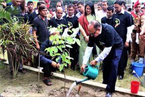 গাছ না বাঁচলে আমরা বাঁচবো না